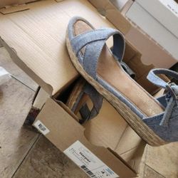Toms