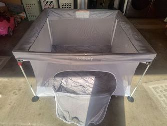Baby playpen