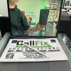 iPad Pro 12.9" 256GB With Pen And Keyboard Case 