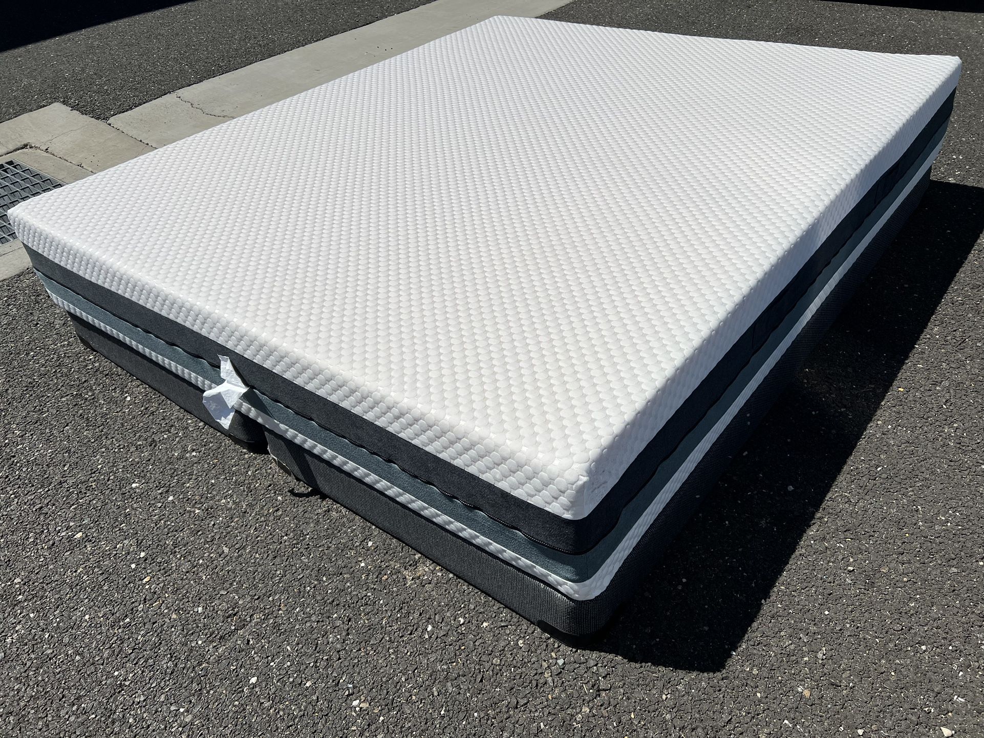 California King Size Bed ! Cal King Mattress and Boxspring Set ! Free Delivery