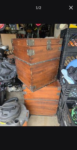 2 Wooden Storage Chest