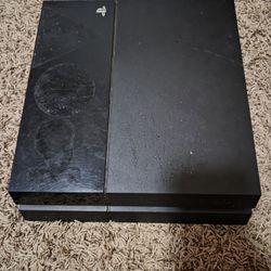 PS4 w/controllers & cables