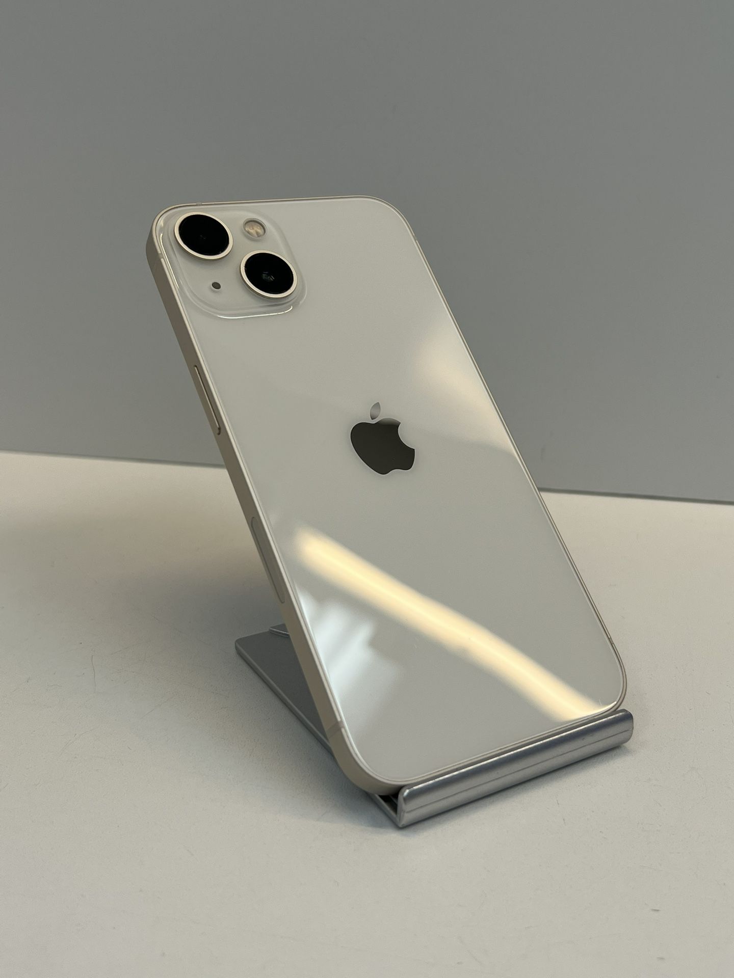 Apple iPhone 13 128gb. ( Unlocked )