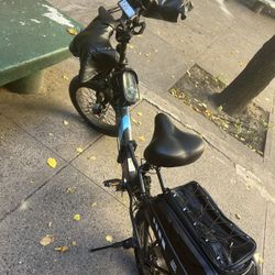 Electric Bike Goes 19 Miles Per Hour