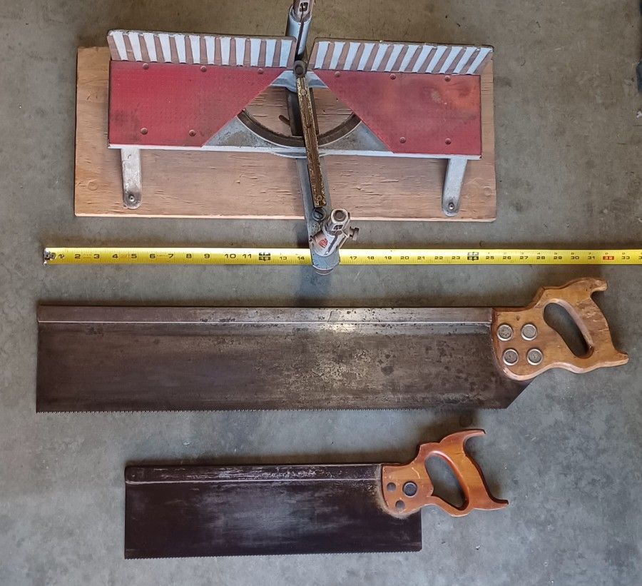 Vintage Miter Box With 2 Saws
