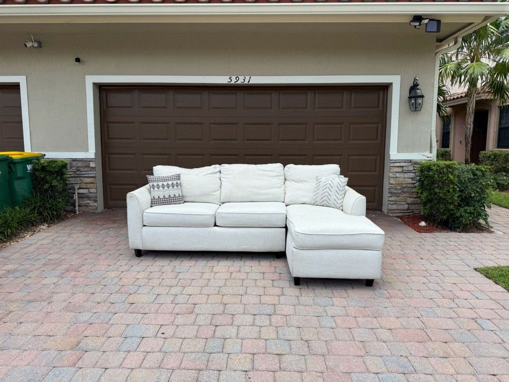 White City Furniture Sectional