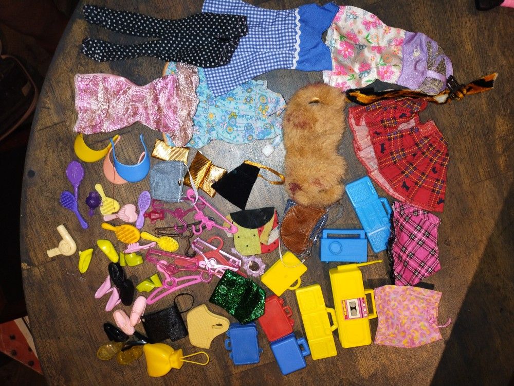 70s,80s Barbie Clothes And Accessories 