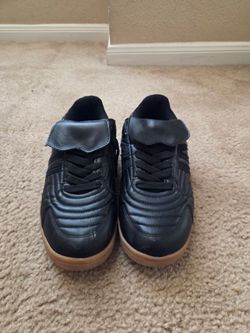 Steve Madden "Madrid" Black Fashion Sneakers - Size 8 Good Condition.