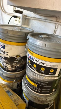 Empty 5 gallons buckets free
