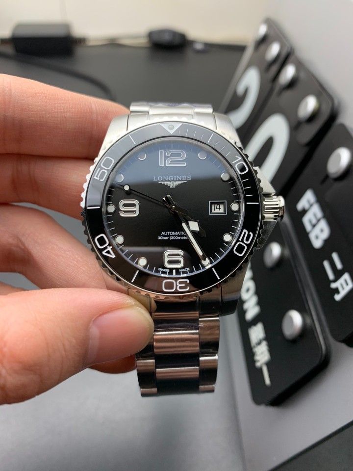 New men's mechanical movement watch