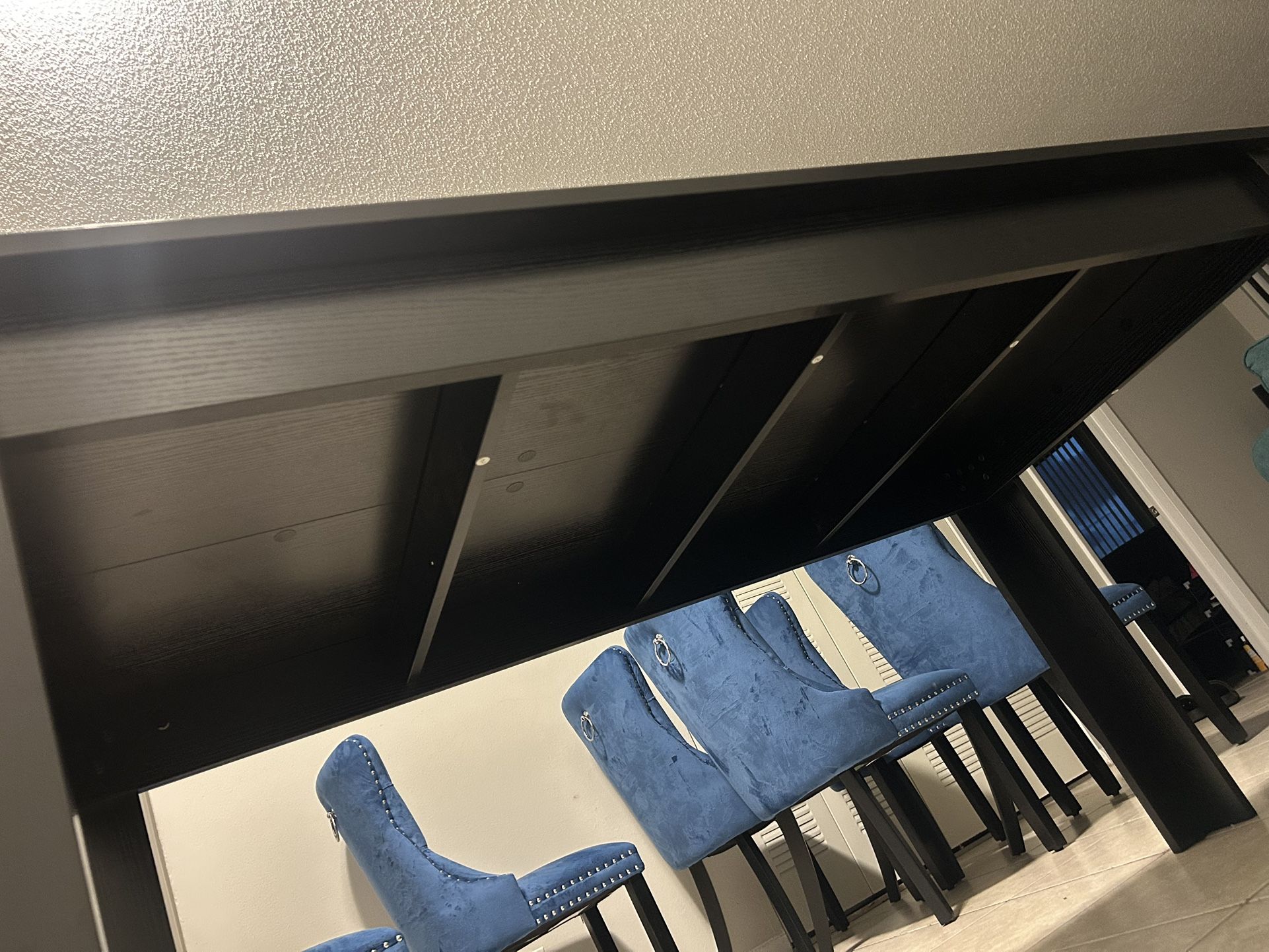 TABLE & CHAIRS