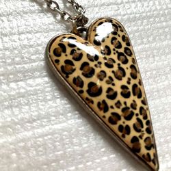 Hand painted leopard print heart necklace 