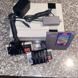 Nintendo (NES) Gaming System