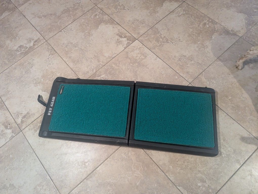 Folding Dog Ramp