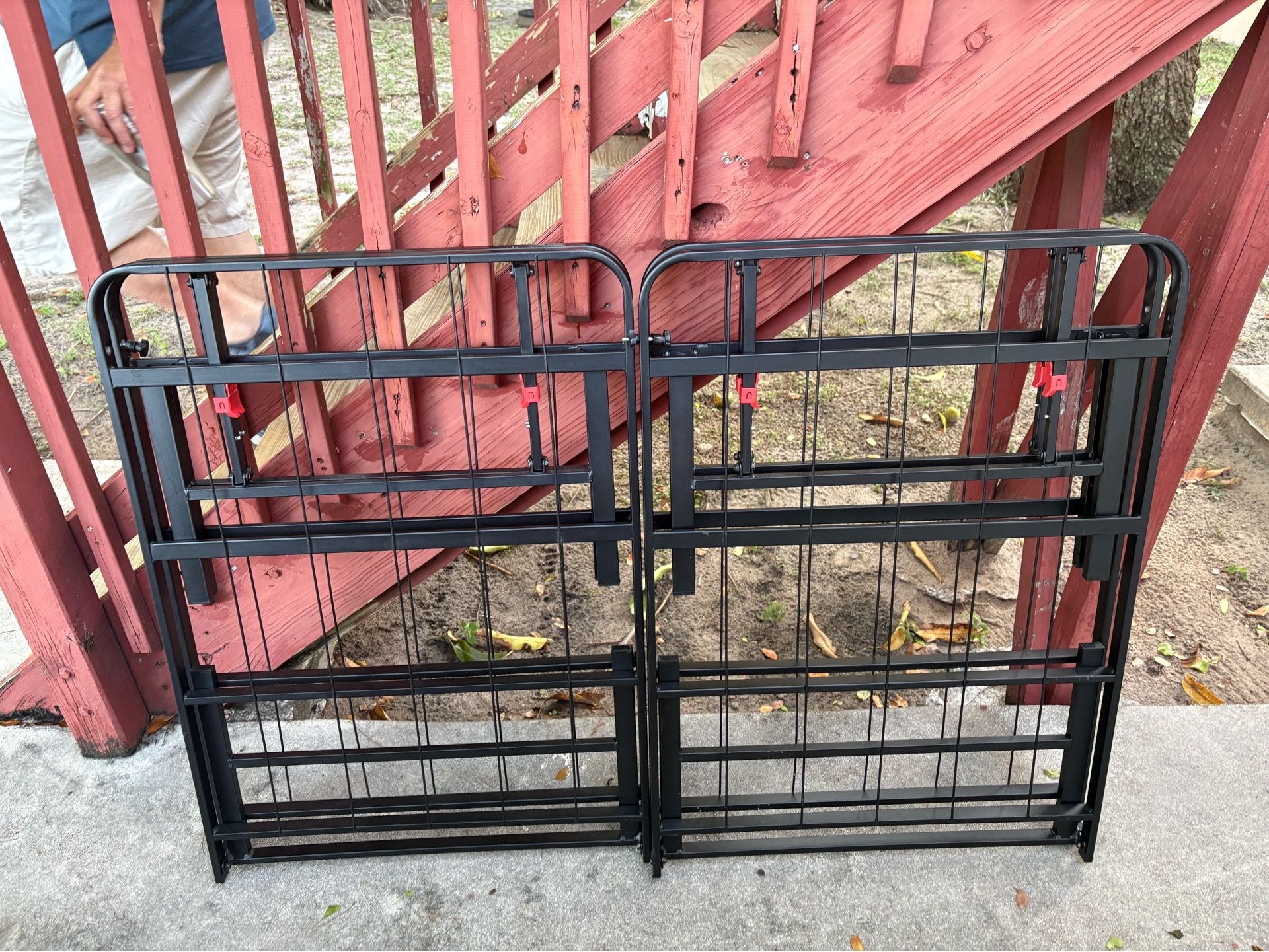 Full-size bedframe
