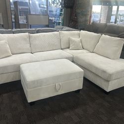 Cream Sectional w/storage Ottoman 