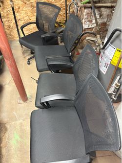 Rolling computer chairs