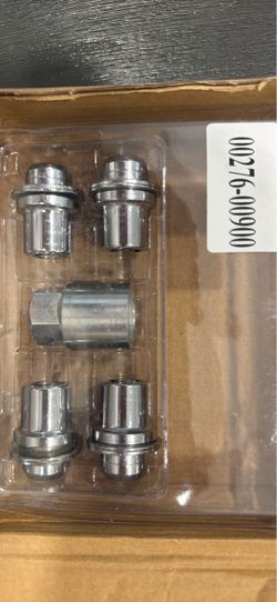 Wheel Lug Nut Set with Key