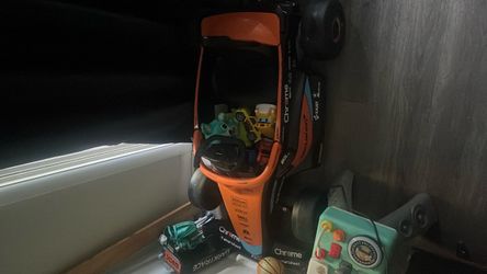 Mclaren power wheel w charger and parental controller