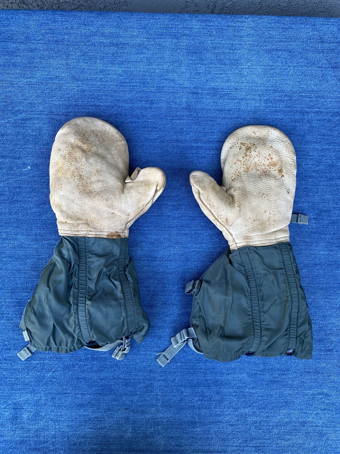 Vintage 80s U.S. Military Issue Arctic Flying Gloves Size Medium