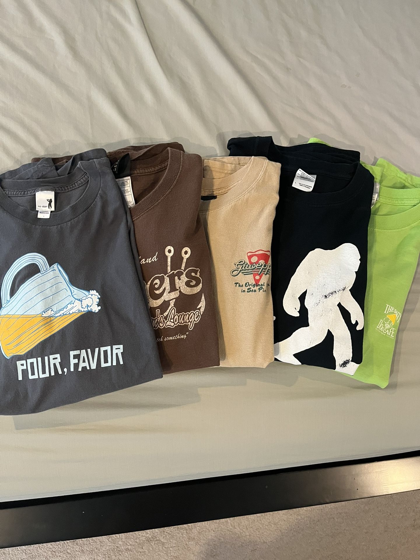 Men’s Large T-shirts
