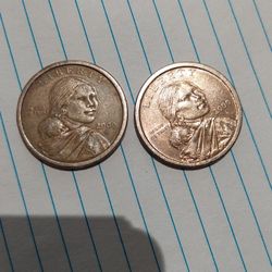 Dos Monedas D Un Dollar Del Ano 2.000 Si Alguien Esta Interesado En Estas Monedas Comunicarse Con Migo Asmos Trato