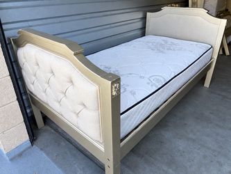 Twin bed with mattress
