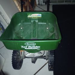 Fertilizer Spreader