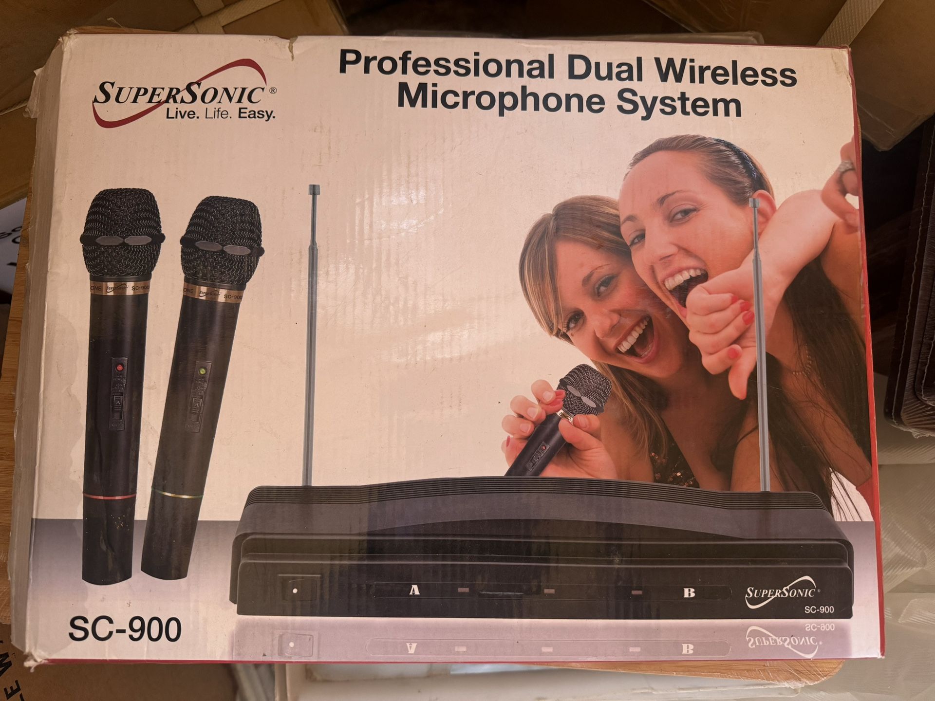 Supersonic SC-900 Professional Dual FM Wireless Microphone Receiver System