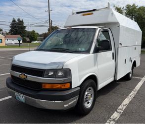 2010 Chevy Express 3500 KUV Utility Truck 6.0L Vortex V8