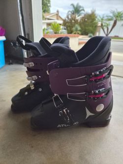 Atomic Hawx ski boots