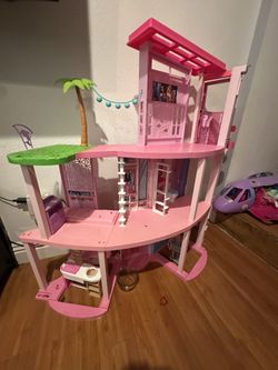 Barbie dream House Plus Accessories