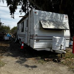 1992 Fleetwood Prowler travel trailer for sale — $2,800 OBO