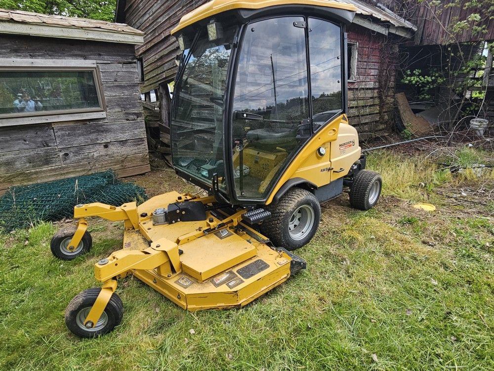 Hustler Commercial MODEL 3700 Mower