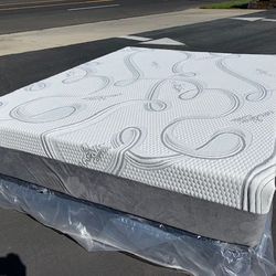 Queen Organic Cool Gel Memory Foam!!