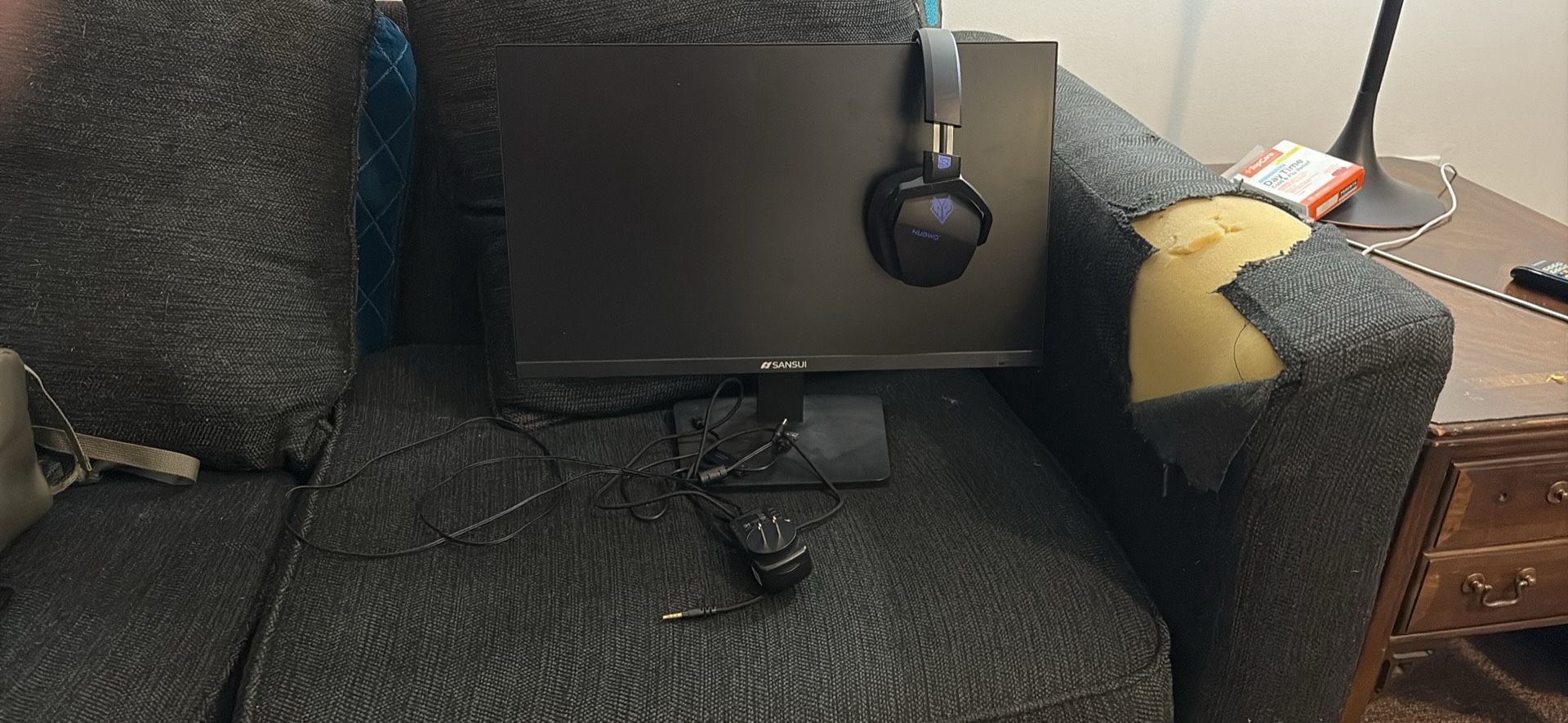 monitor with wireless PS4 ONLY headset