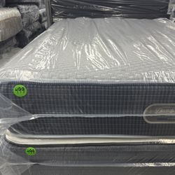 QUEEN SIZE SIMMONS BEAUTYREST SILVER HYBRID MATTRESS & BOX SPRING BED SET