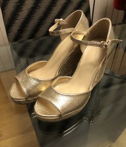 Gold shoes, NY&Co