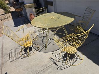 $350 VINTAGE HOMECREST 4 CHAIRS AND TABLE