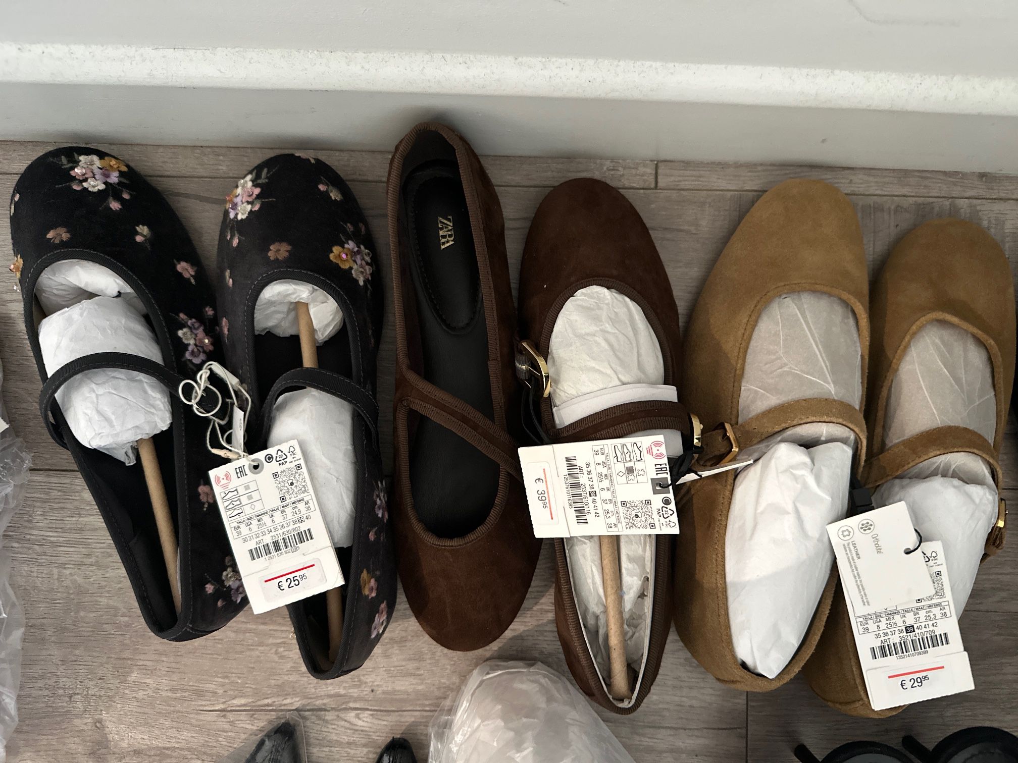 Brand New Zara Ballet Flats Size US 6 EUR39 