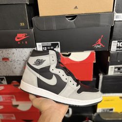 DS Jordan Shadow 2.0 size 8.5 (Has Flaws) 