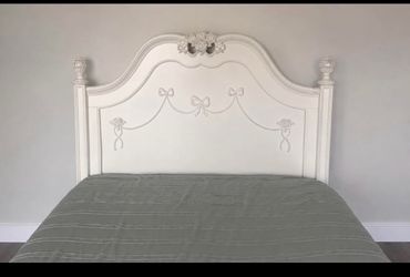 Full Princess frame and mattress