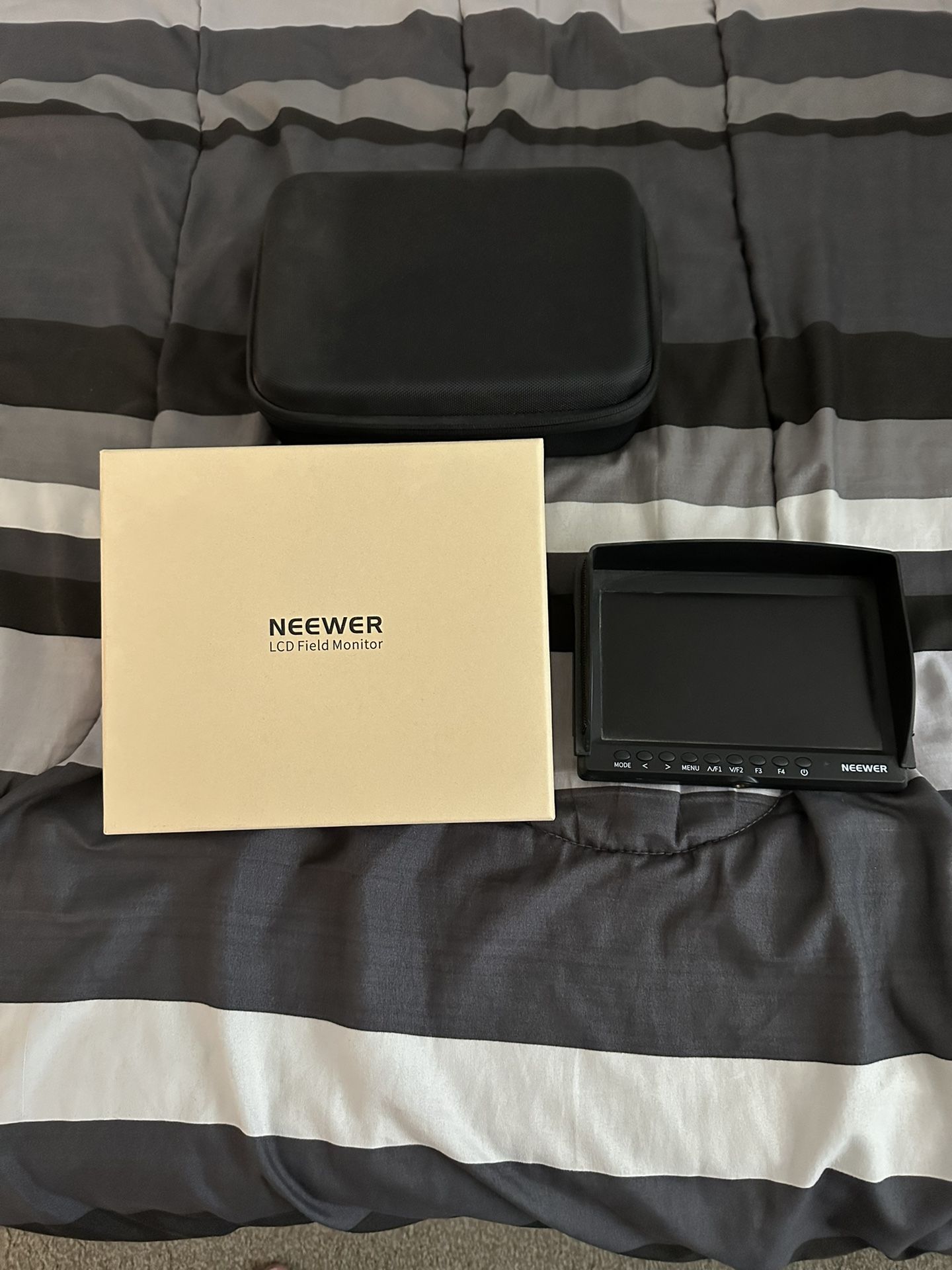 Neewer F100 7 Inch Camera Monitor