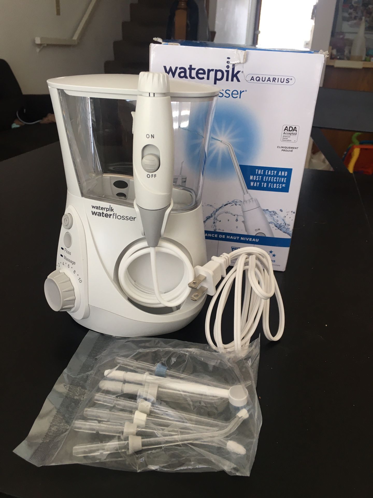 NEW WATERPIK WATER FLOSSER AQUARIUS PROFESSIONAL WP660/660C