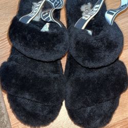 Ugg Slippers Size 8