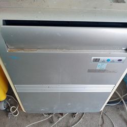 Portable Air Conditioner.   Taking Offers 