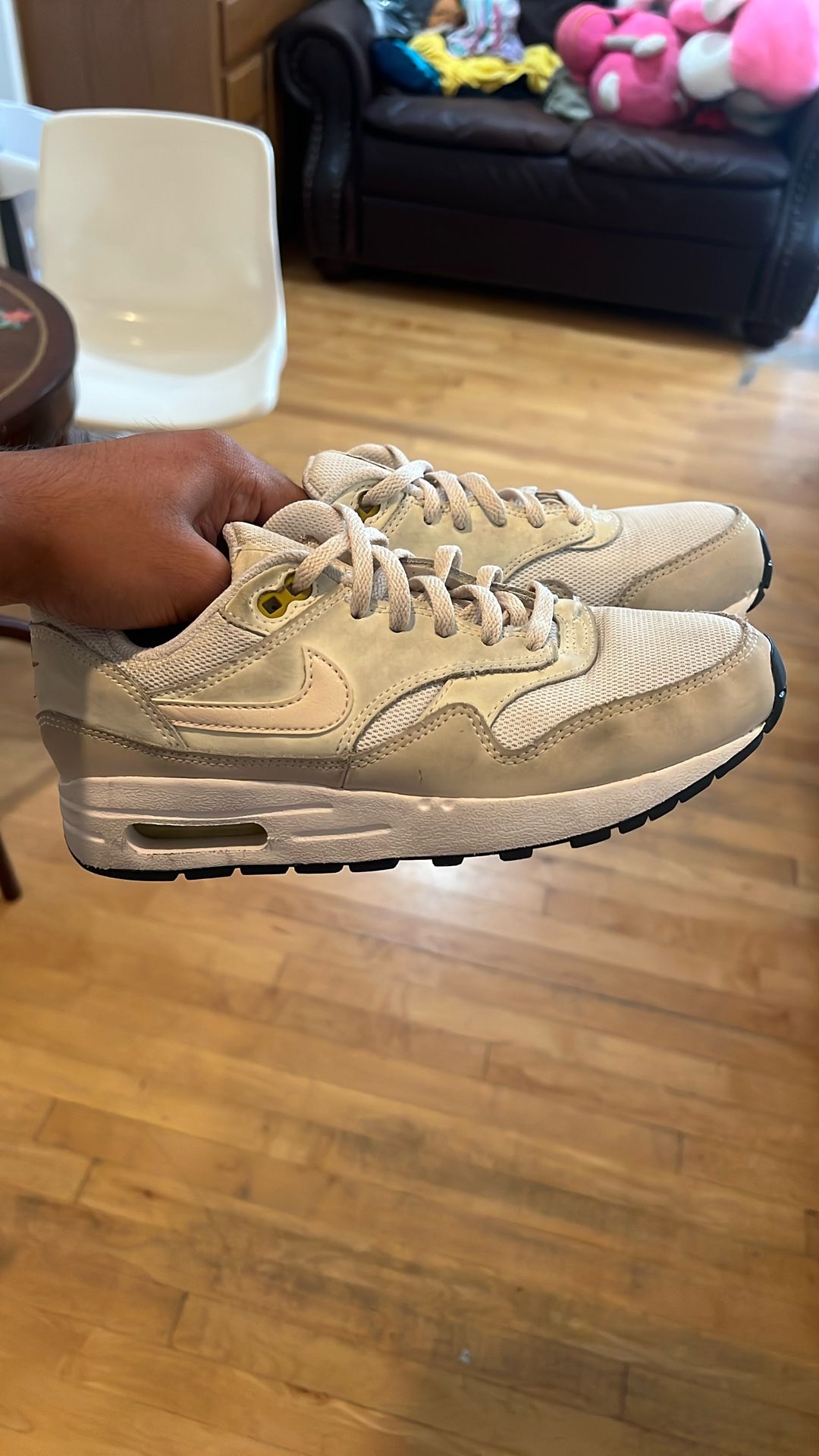 Used White Air Max Size 5Y