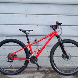 SPECIALIZED PITCH MTB BIKE