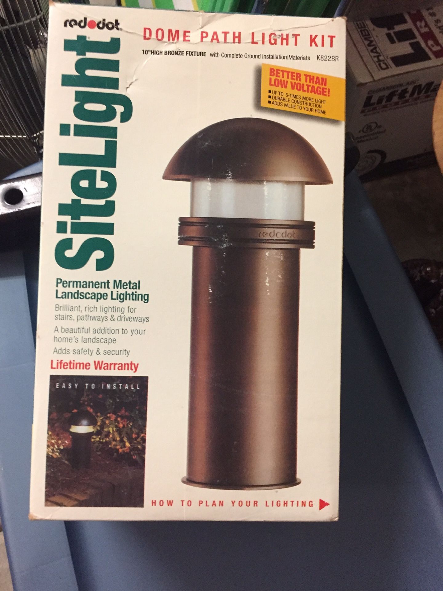 Red Dot Landscape Light