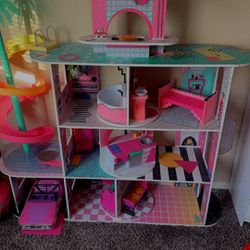 LOL Surprise Doll House + Convertible 
